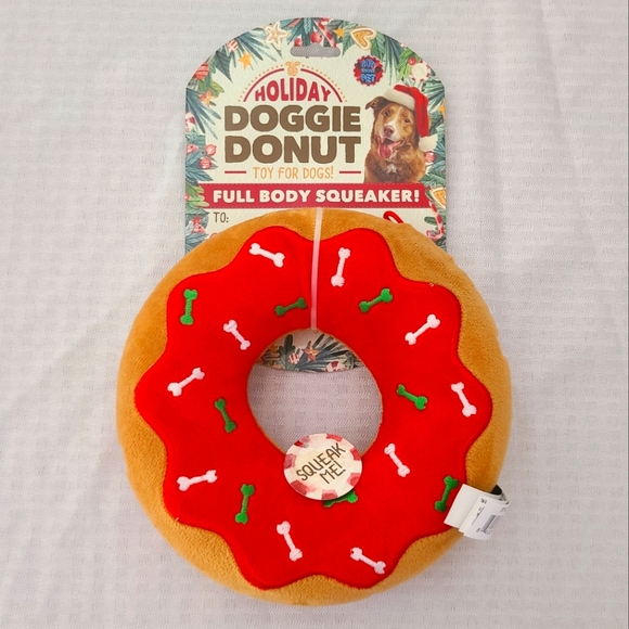 👀50% OFF - NWT‼️ Bow-Wow Pet Products Squeaker Donut Toy - Picture 1 of 7